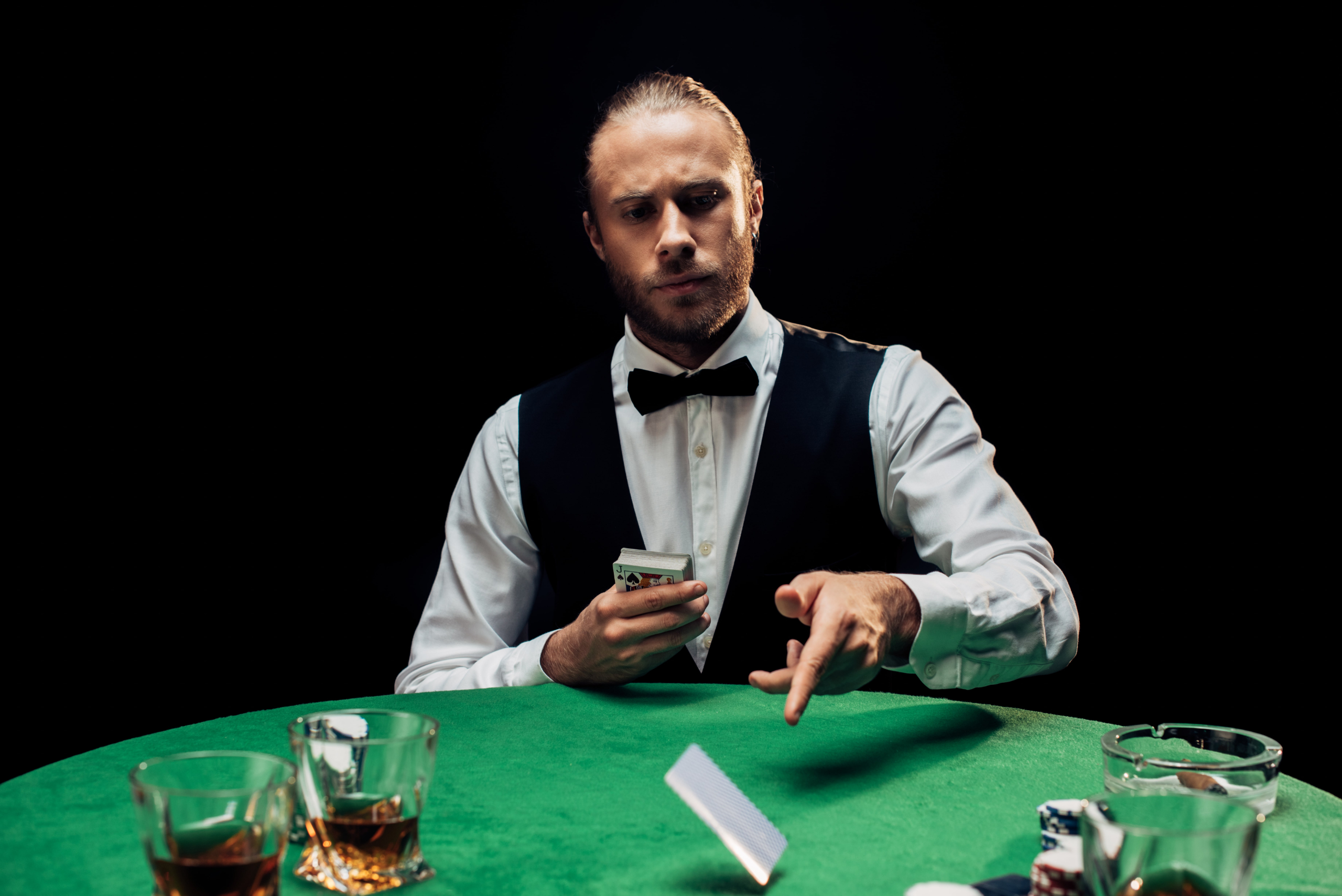 The Thrill Of Live Dealer Games: Bringing The Casino To Your Screen